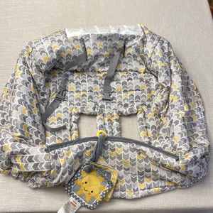 Boppy shopping cart/ restaurant high chair cover in sunshine